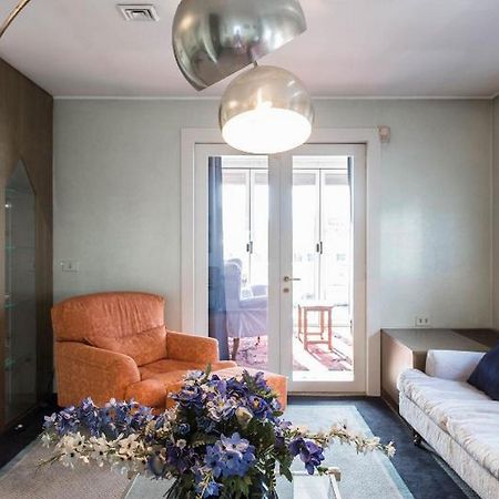 Roomy Apartment Duomo & San Babila ミラノ エクステリア 写真