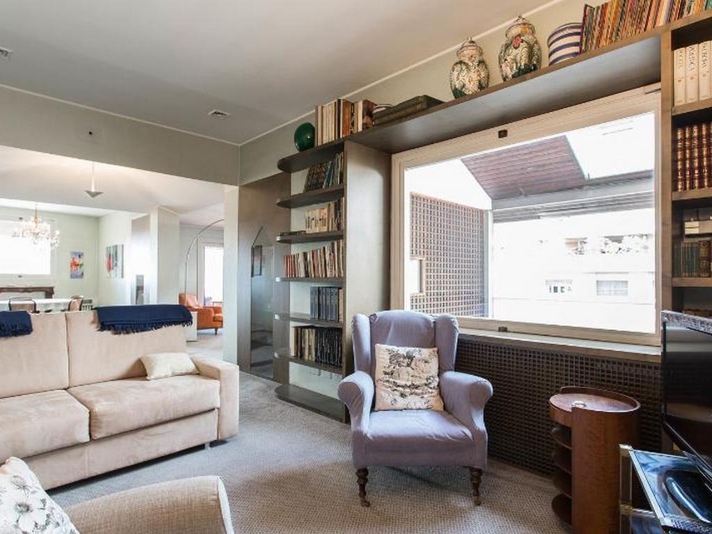 Roomy Apartment Duomo & San Babila ミラノ エクステリア 写真