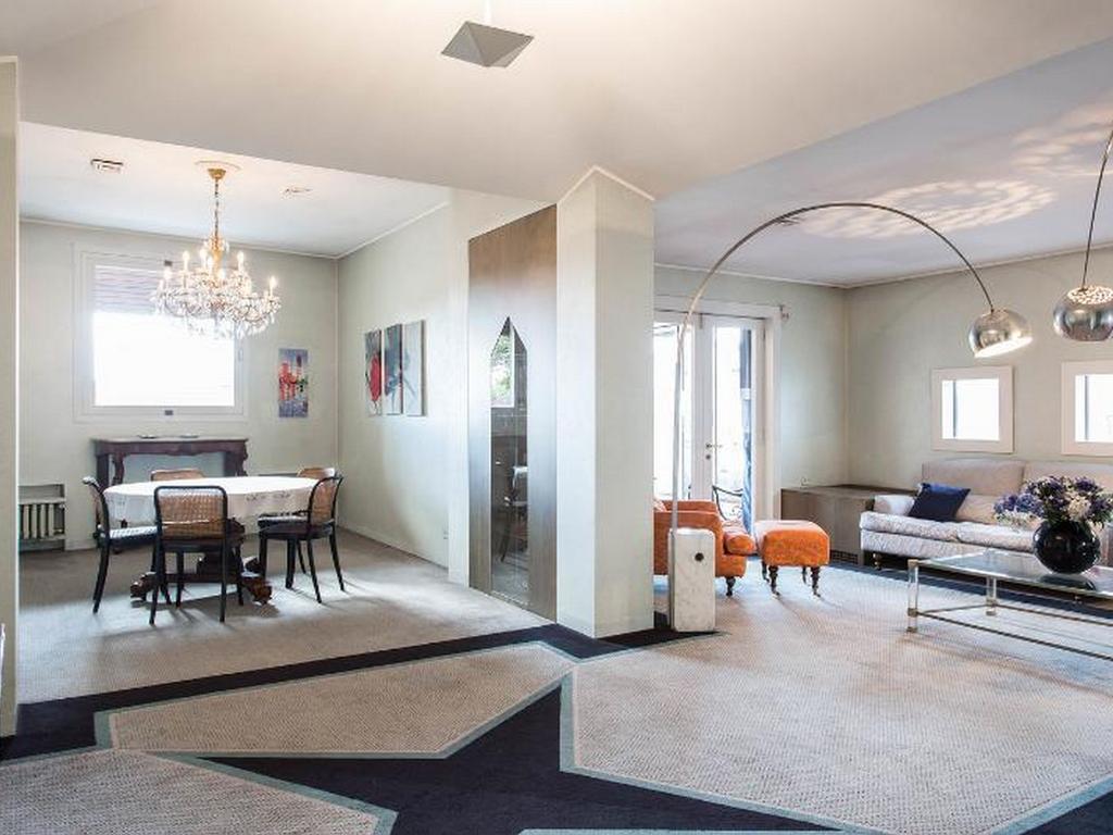 Roomy Apartment Duomo & San Babila ミラノ エクステリア 写真