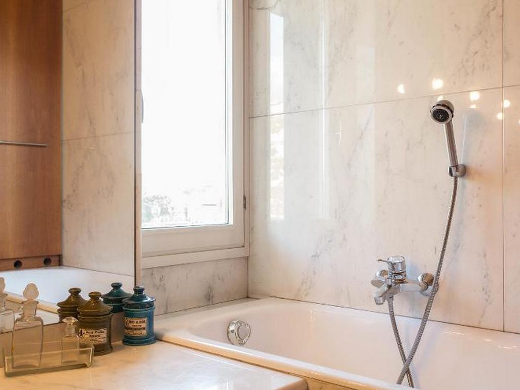 Roomy Apartment Duomo & San Babila ミラノ エクステリア 写真