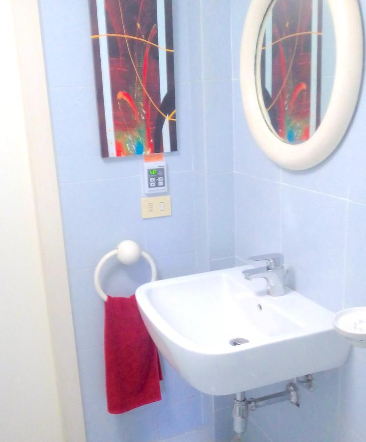Roomy Apartment Duomo & San Babila ミラノ エクステリア 写真