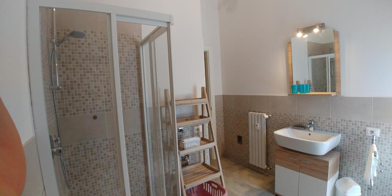 Roomy Apartment Duomo & San Babila ミラノ エクステリア 写真
