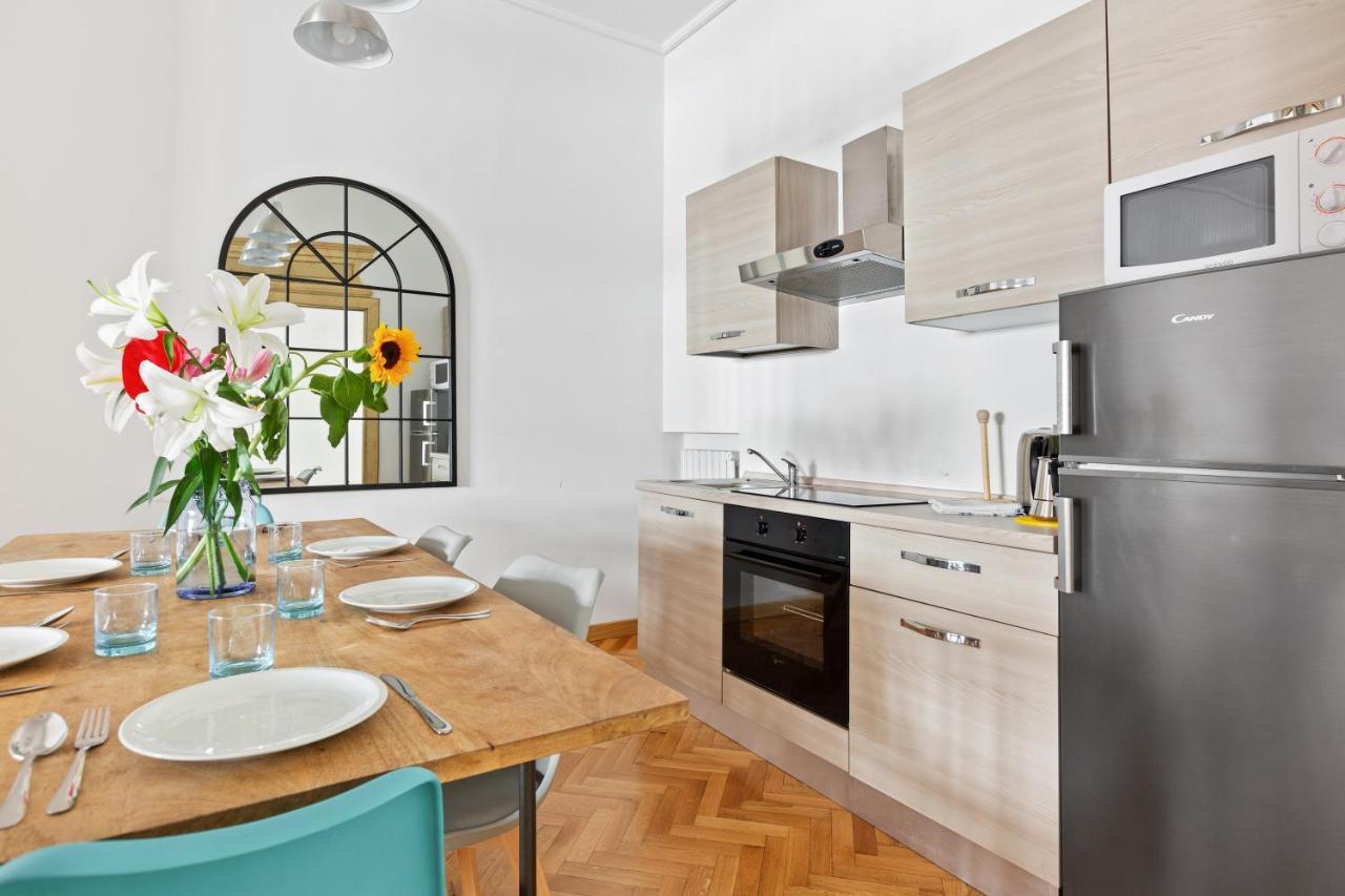 Roomy Apartment Duomo & San Babila ミラノ エクステリア 写真
