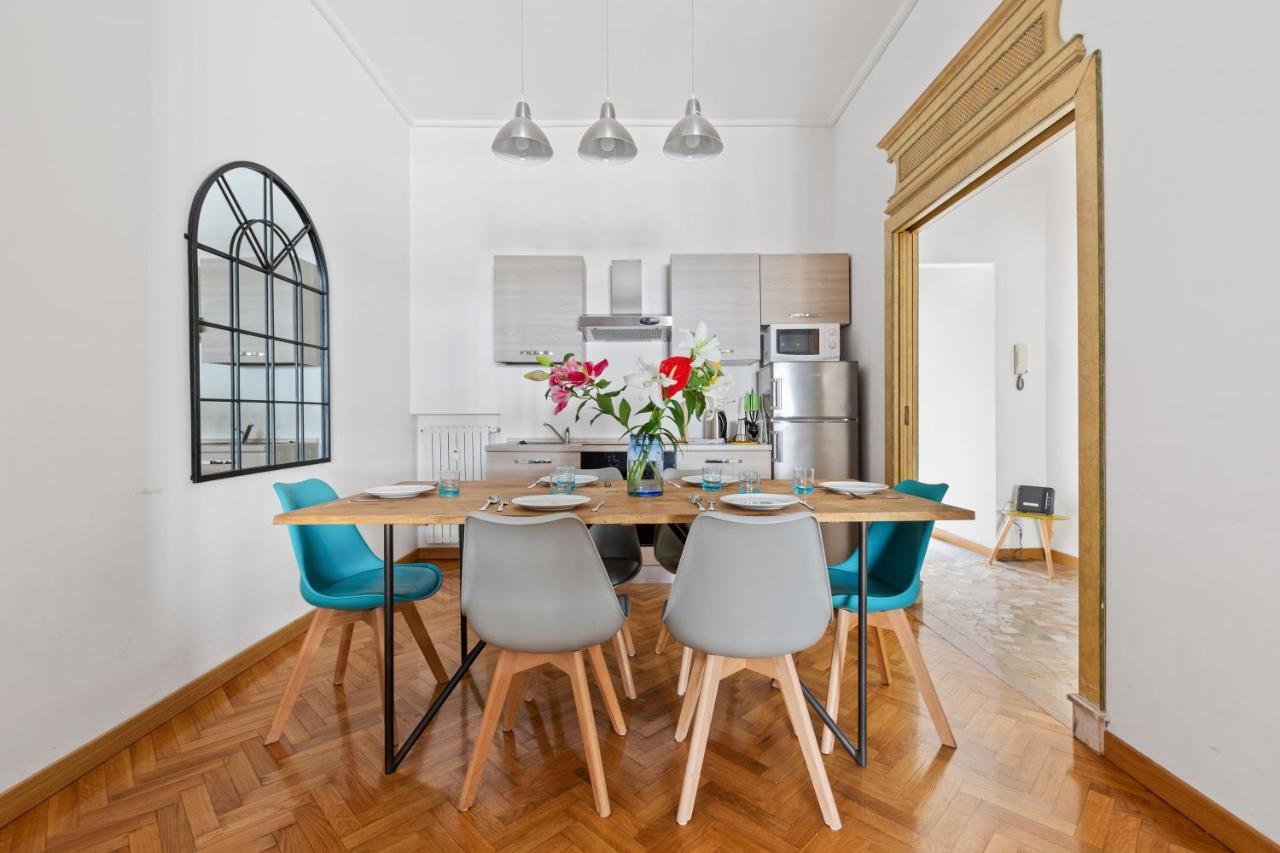 Roomy Apartment Duomo & San Babila ミラノ エクステリア 写真